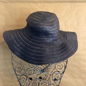 Large Woven Straw Hat, Black , Strings to tighten